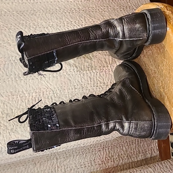 Y2K Dr. Martens - Picture 4 of 7